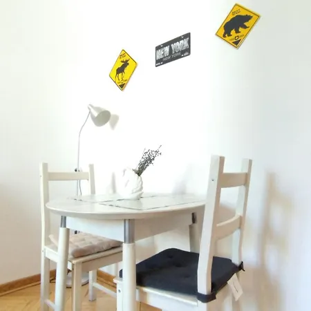 Apartment Cosy Next To The Station Warsaw