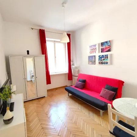 Cosy Next To The Station アパート ワルシャワ