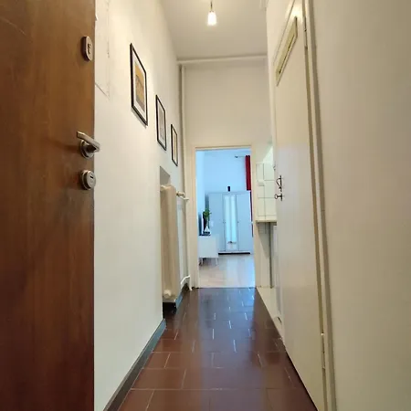 Cosy Next To The Station * ワルシャワ