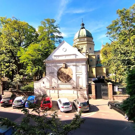 Cosy Next To The Station アパート